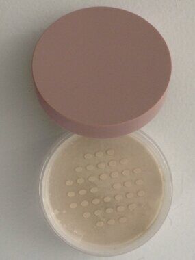 ⭐NWOT -DOMINIQUE COSMETICS SMOOTH & BLUR SETTING POWDER in Translucent, 0.28 oz⭐